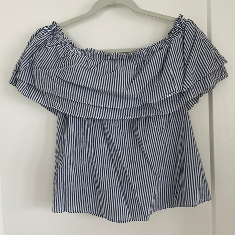 BCBG off the shoulder top